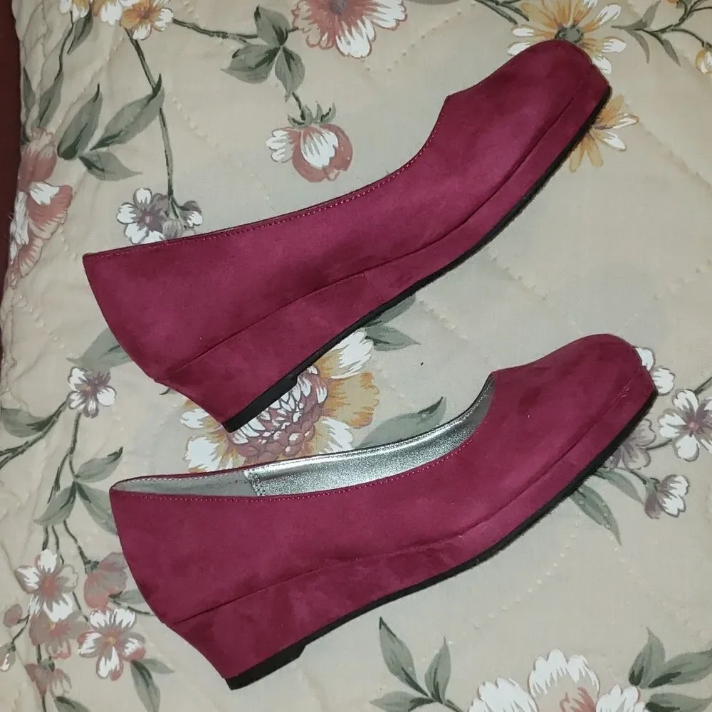 American Eagle Fuchsia Slip On Platform Wedge Heels
